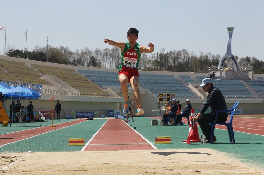 2.제44회 춘계 전국 중․고 육상경기대회 겸 제3회 전국 초등학교 육상경기대회 개막